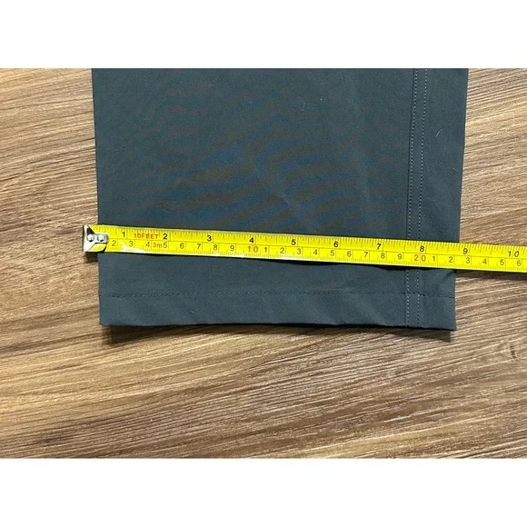 Alo Yoga Men's Day and Night Pants Charcoal Grey Performance Sz 36x30 - Picture 7 of 10